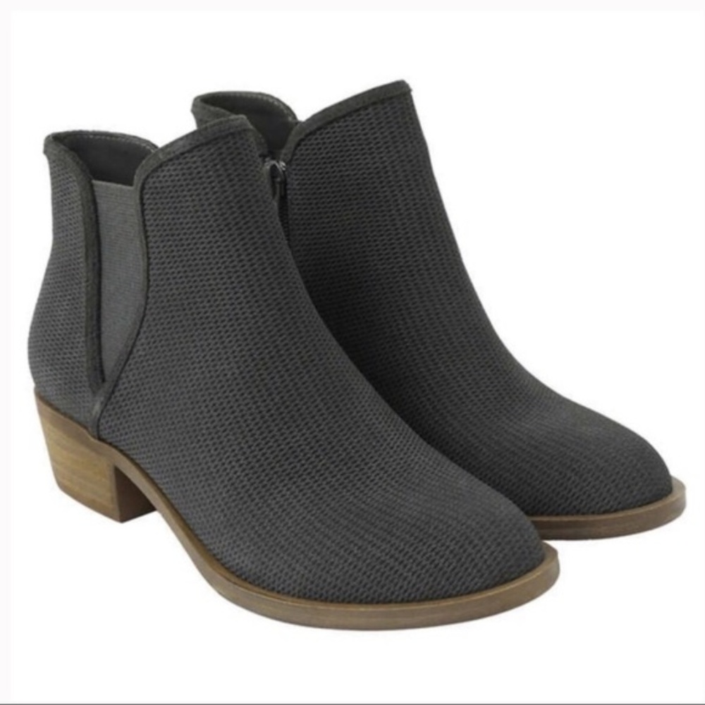 Kensie  Gerona Dark Grey Suede Booties